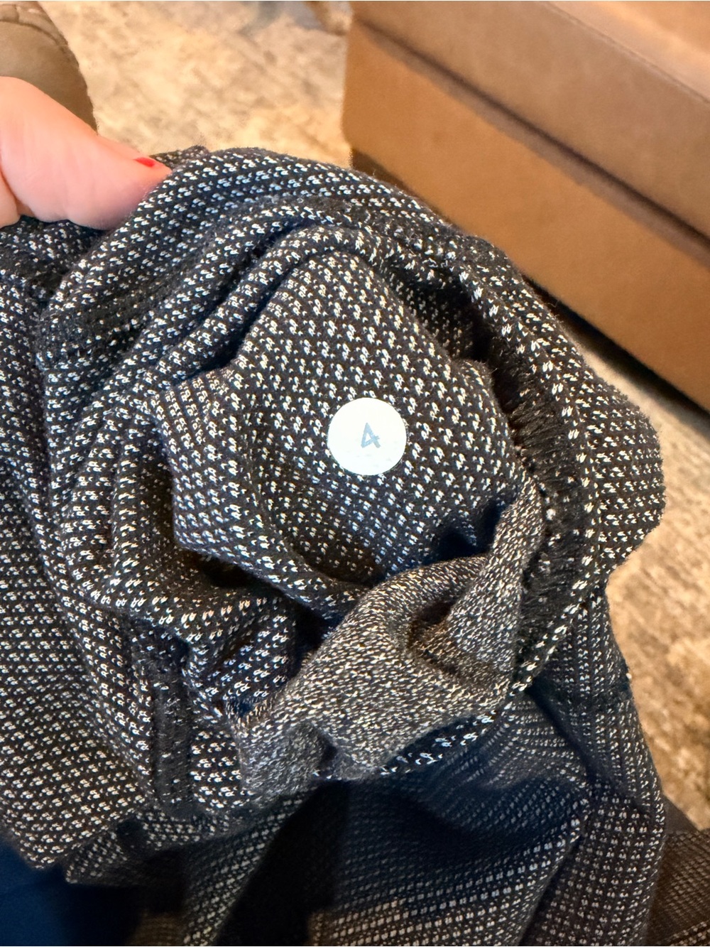 Lululemon Athletica Womens Size 4 Straight Leg Yoga Pants Gray Black Textured - Picture 6 of 6